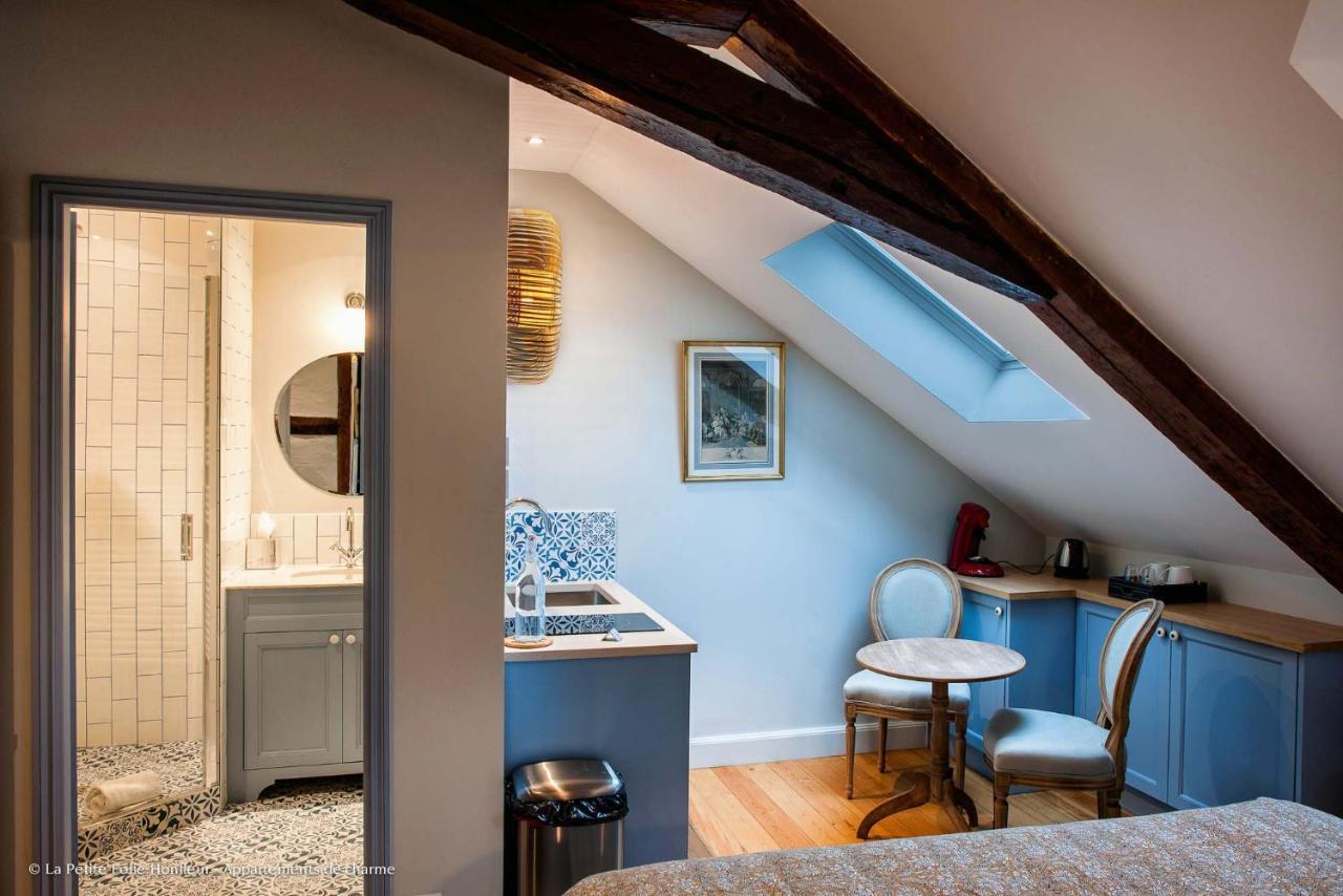 La Petite Folie Bed & Breakfast องเฟลอร์ ภายนอก รูปภาพ